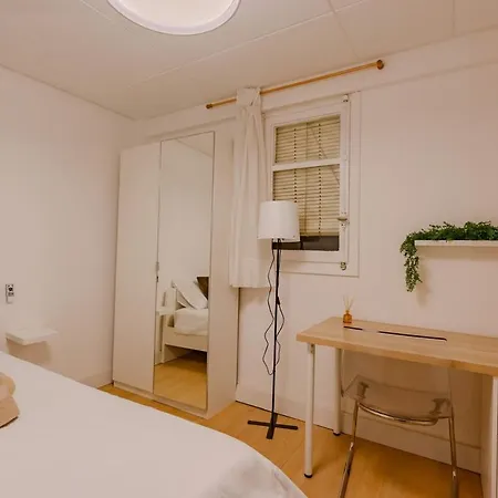 Apartamento Cabanal Beachfront , 1 Min To Sea , Ac , Coffee , Balcony , Fastwifi *