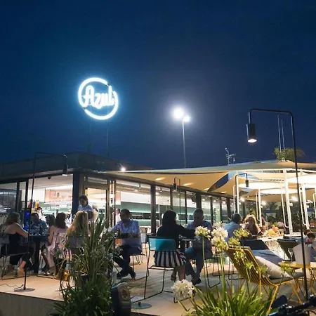 Apartamento Cabanal Beachfront , 1 Min To Sea , Ac , Coffee , Balcony , Fastwifi *