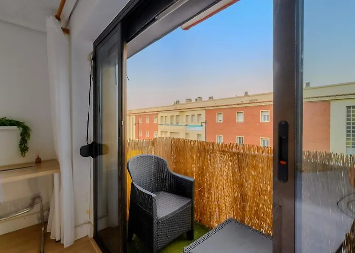 Apartamento Cabañal Beachfront , 1 Min To Sea , Ac , Coffee , Balcony , Fastwifi Valencia