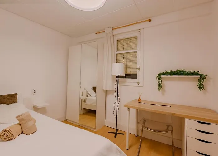 Apartamento Cabañal Beachfront , 1 Min To Sea , Ac , Coffee , Balcony , Fastwifi *