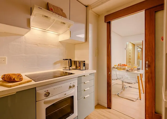 Cabañal Beachfront , 1 Min To Sea , Ac , Coffee , Balcony , Fastwifi *