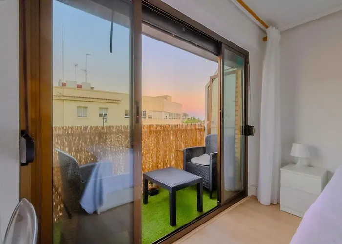 Apartamento Cabañal Beachfront , 1 Min To Sea , Ac , Coffee , Balcony , Fastwifi Valencia