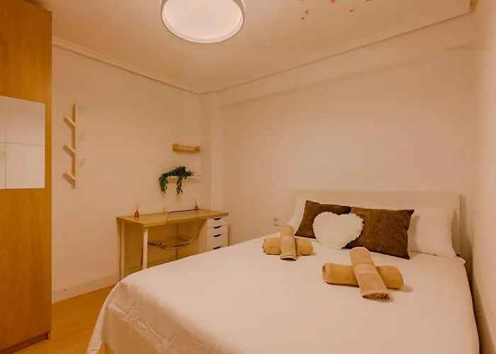 Cabañal Beachfront , 1 Min To Sea , Ac , Coffee , Balcony , Fastwifi *