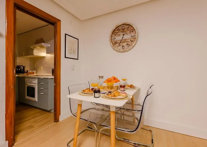 Cabañal Beachfront , 1 Min To Sea , Ac , Coffee , Balcony , Fastwifi Valencia