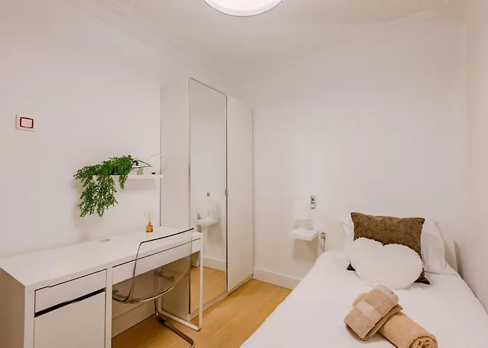 Cabañal Beachfront , 1 Min To Sea , Ac , Coffee , Balcony , Fastwifi Valencia