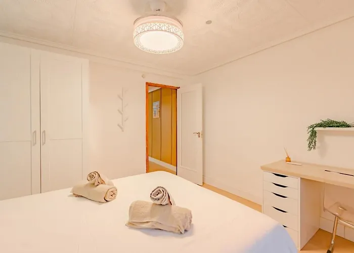 Cabañal Beachfront , 1 Min To Sea , Ac , Coffee , Balcony , Fastwifi Apartamento Valencia