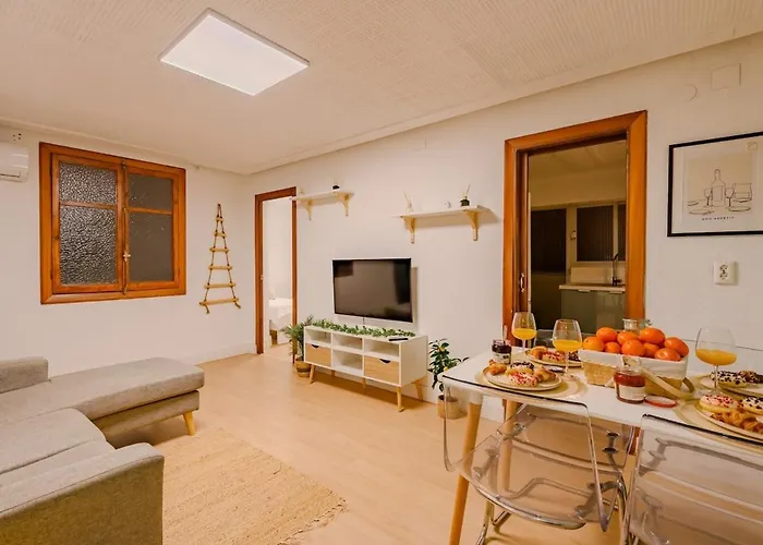 Apartamento Cabañal Beachfront , 1 Min To Sea , Ac , Coffee , Balcony , Fastwifi *