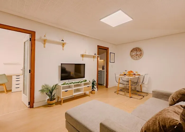Cabañal Beachfront , 1 Min To Sea , Ac , Coffee , Balcony , Fastwifi Apartamento *